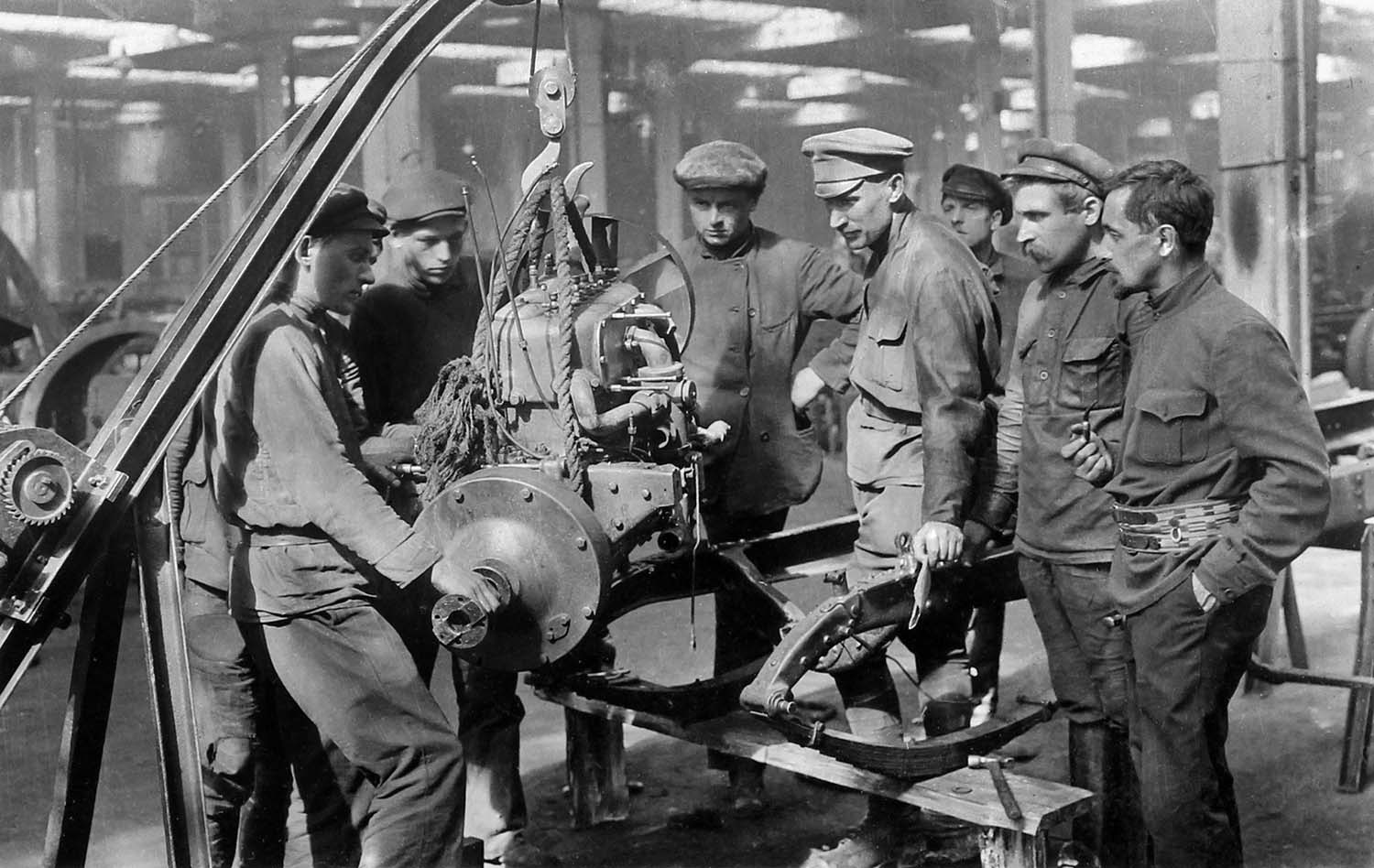 Промышленность в годы нэпа. НЭП 1921 промышленность. ЗИЛ Литейный цех. Промышленность СССР.
